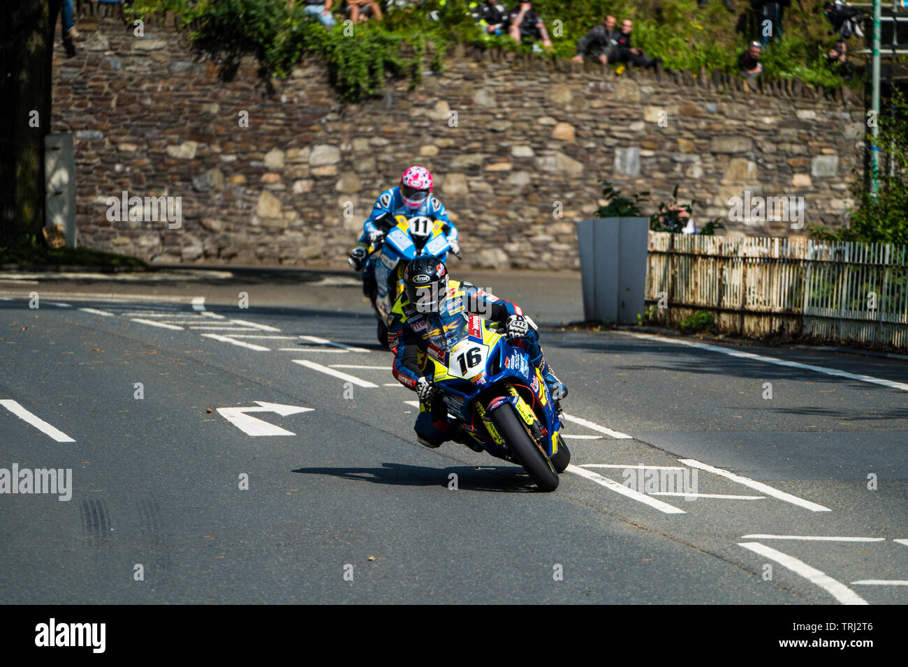 Motorcycle Racers At The Isle Of Man Tt Road Race 2019 Stock Photo Alamy Motorcycle Racers At The Isle Of Man Tt