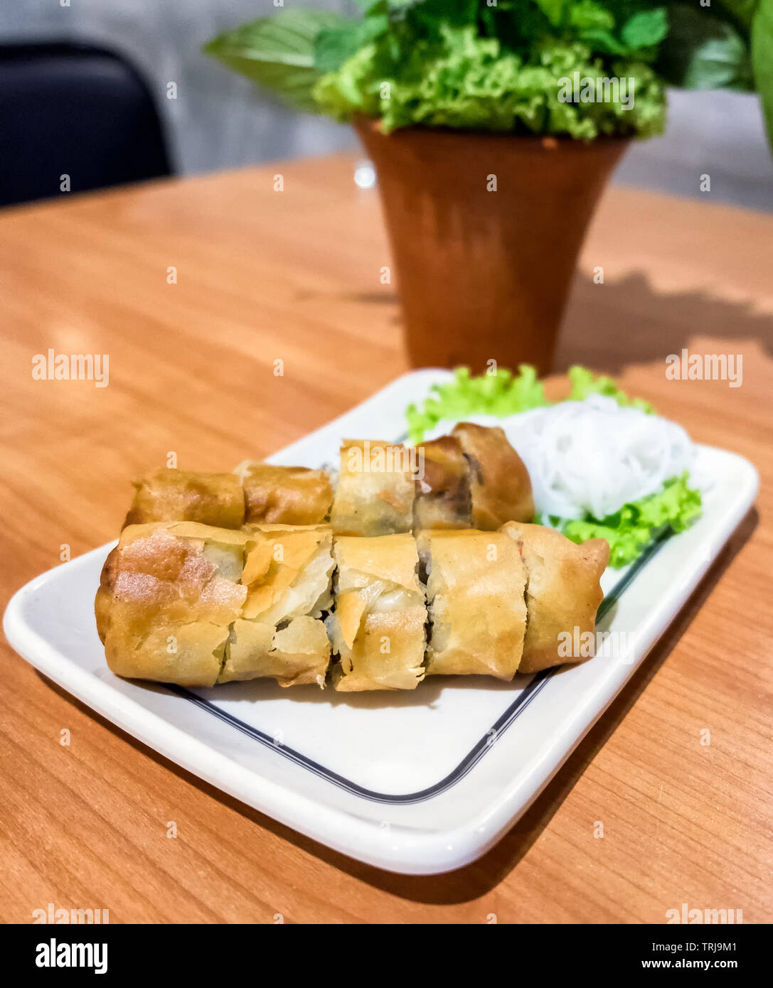 Deep Spring Roll Deep fried spring roll hi-res stock photography and images - Alamy