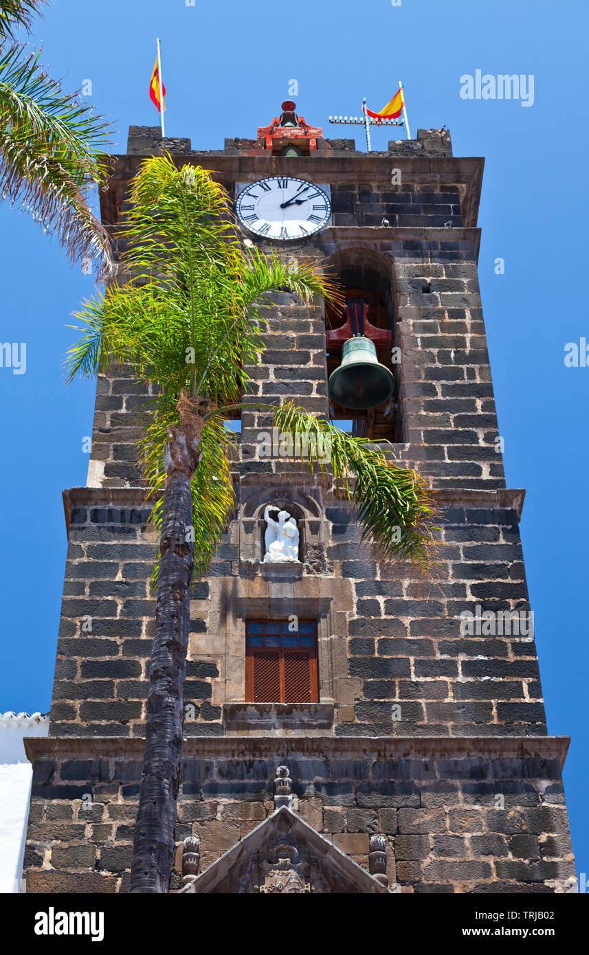 Torre campanario de la iglesia El Salvador. Ciudad Santa Cruz de la Palma. Isla La Palma. Provincia Santa Cruz. Islas Canarias. España Stock Photo