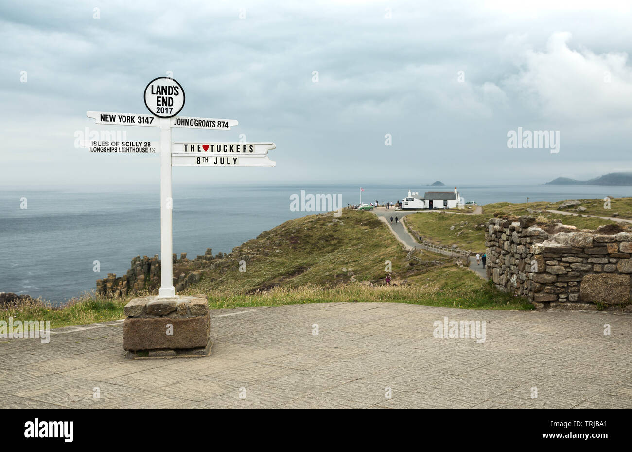 Lands end centre hi-res stock photography and images - Alamy