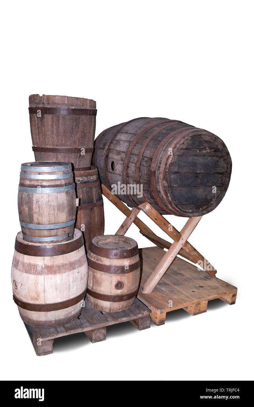 Tones y cubas antiguos de madera para conservar líquidos - Old barrels and vats of wood to conserve liquids Stock Photo
