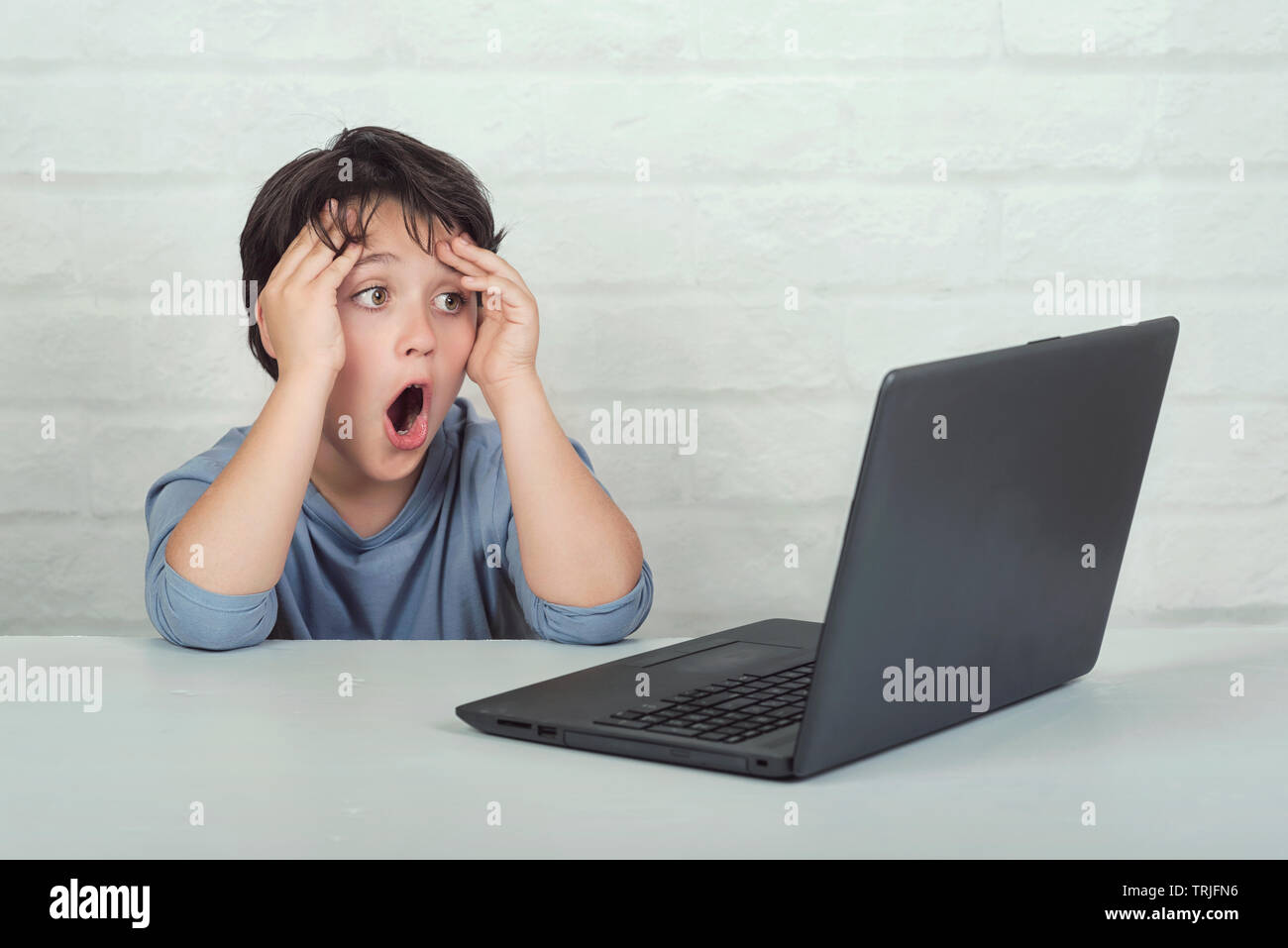 Kid Computer Upset Stock Photos & Kid Computer Upset Stock Images - Alamy