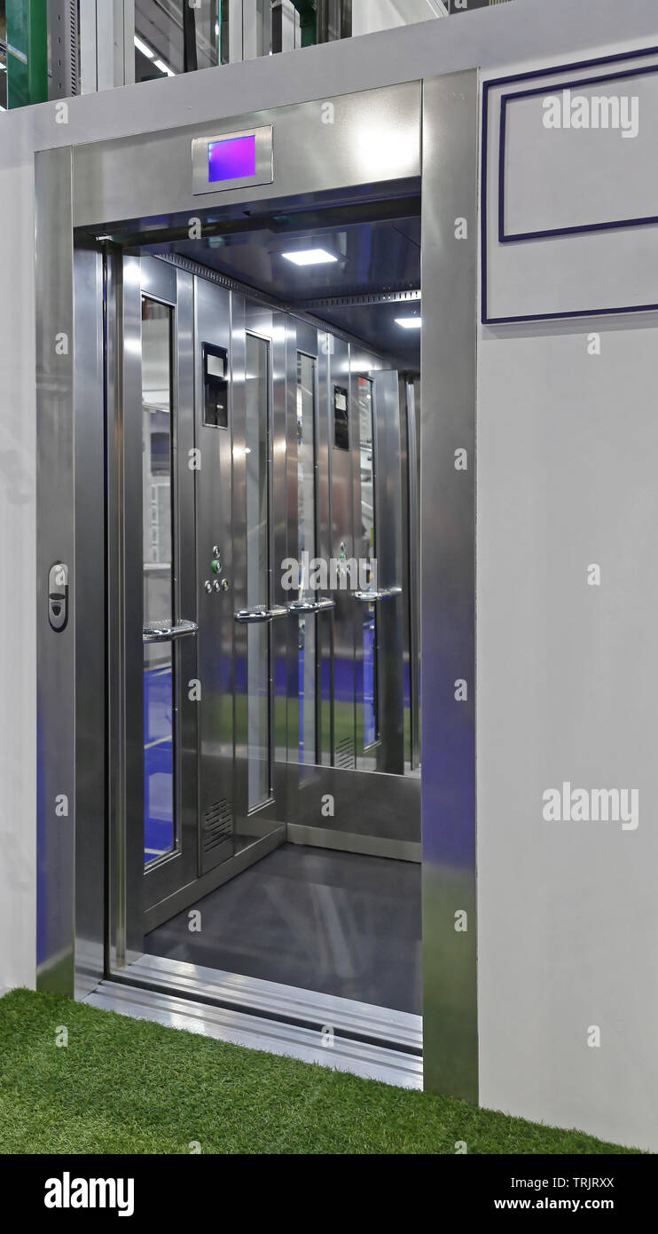 Elevador de taller Imágenes vectoriales de stock - Alamy
