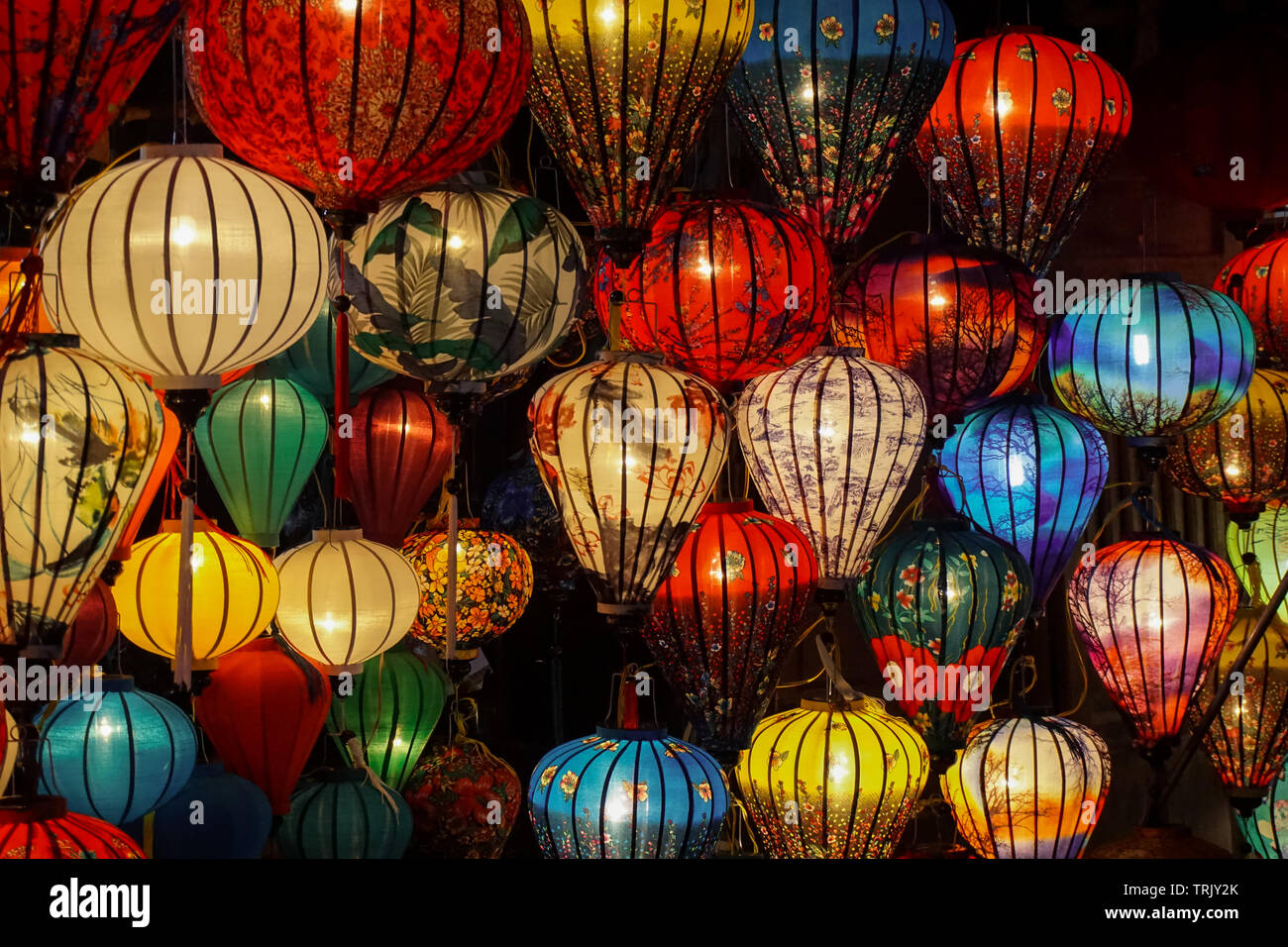 Vietnamese lamp hi-res stock photography and images - Alamy