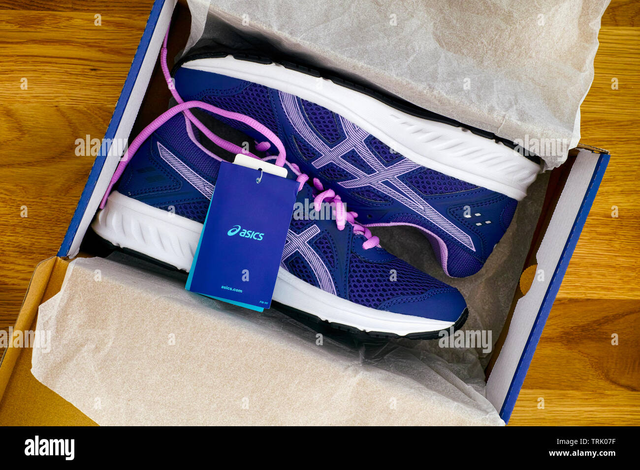 Asics shoe box hi-res stock photography and images - Alamy