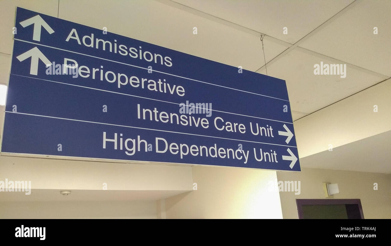 admissions and preoperative / ICU directions sign in a Australian hospital Stock Photo