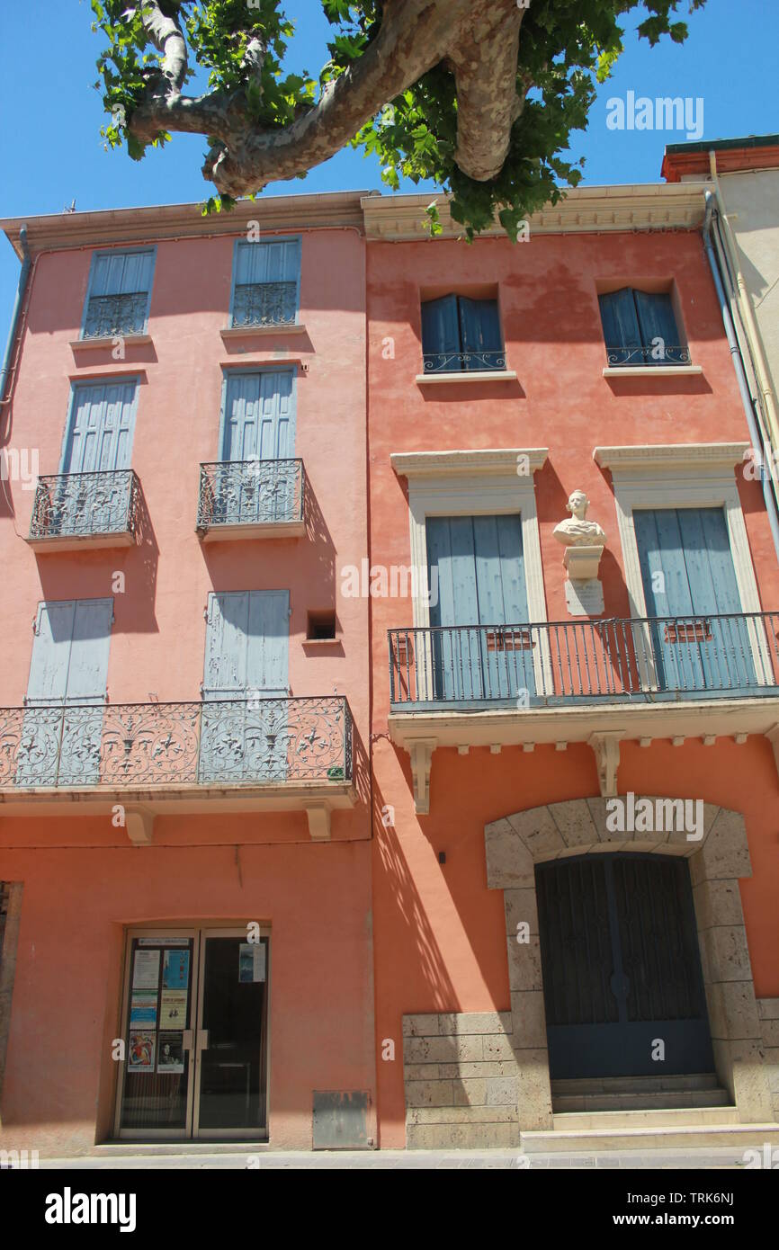 Traditional houses in South of France Stock Photo Alamy