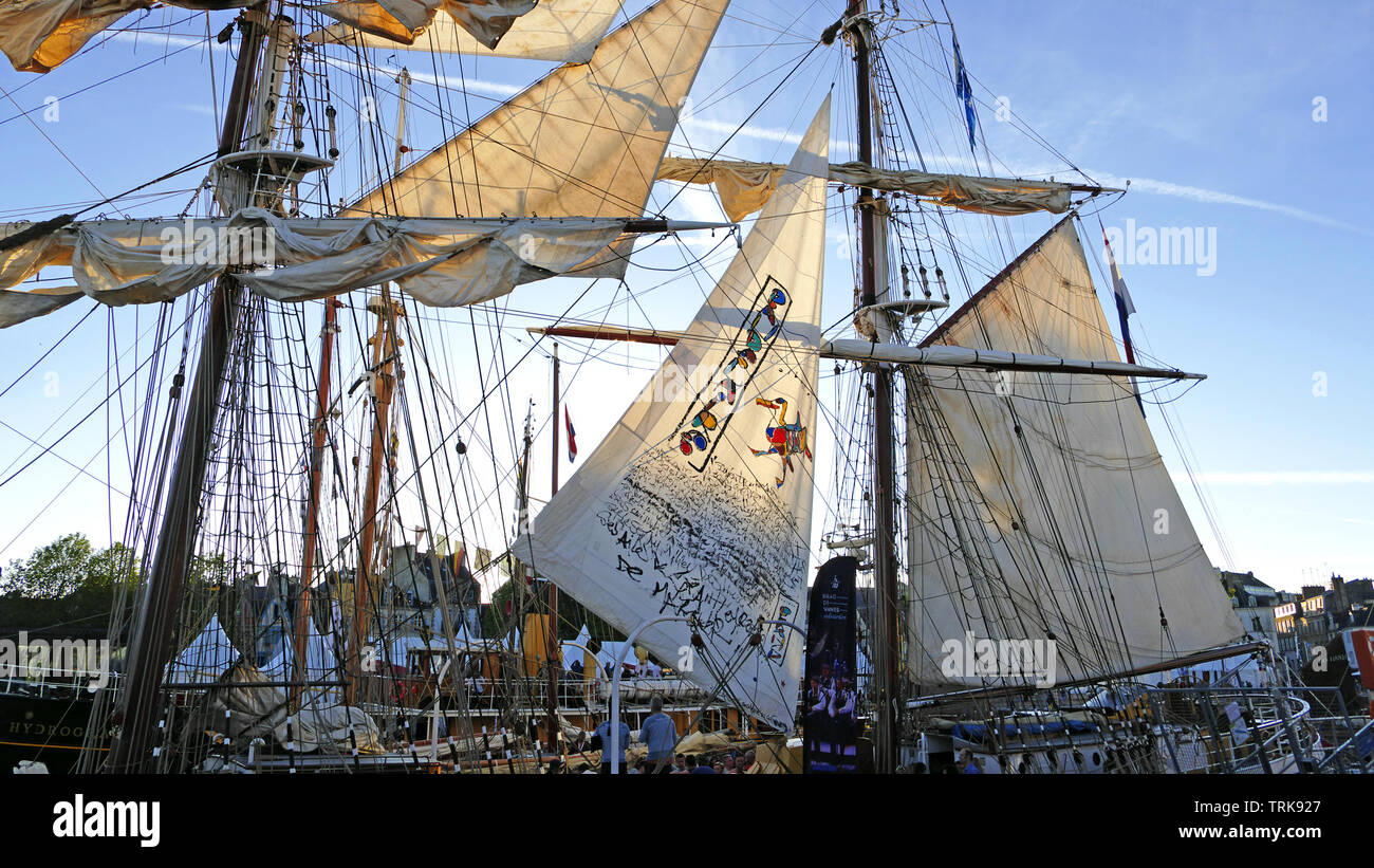 Rigging of Morgenster (brick), port of Vannes, Week of the gulf (Morbihan, Bretagne, France). Stock Photo