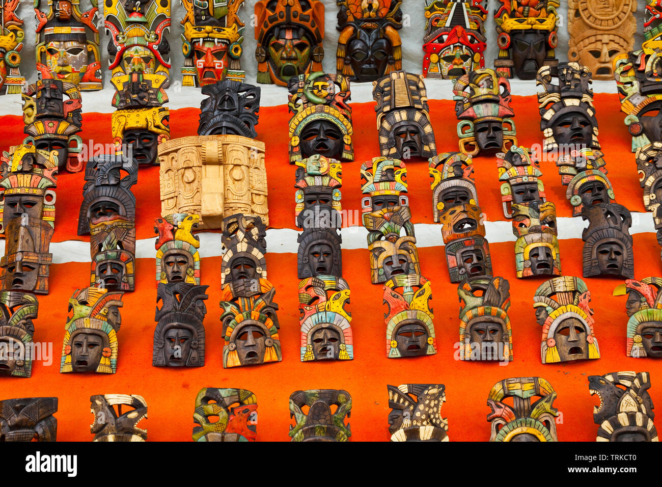 Artesania Maya. Yacimiento Arqueológico Maya de Chichén Itzá