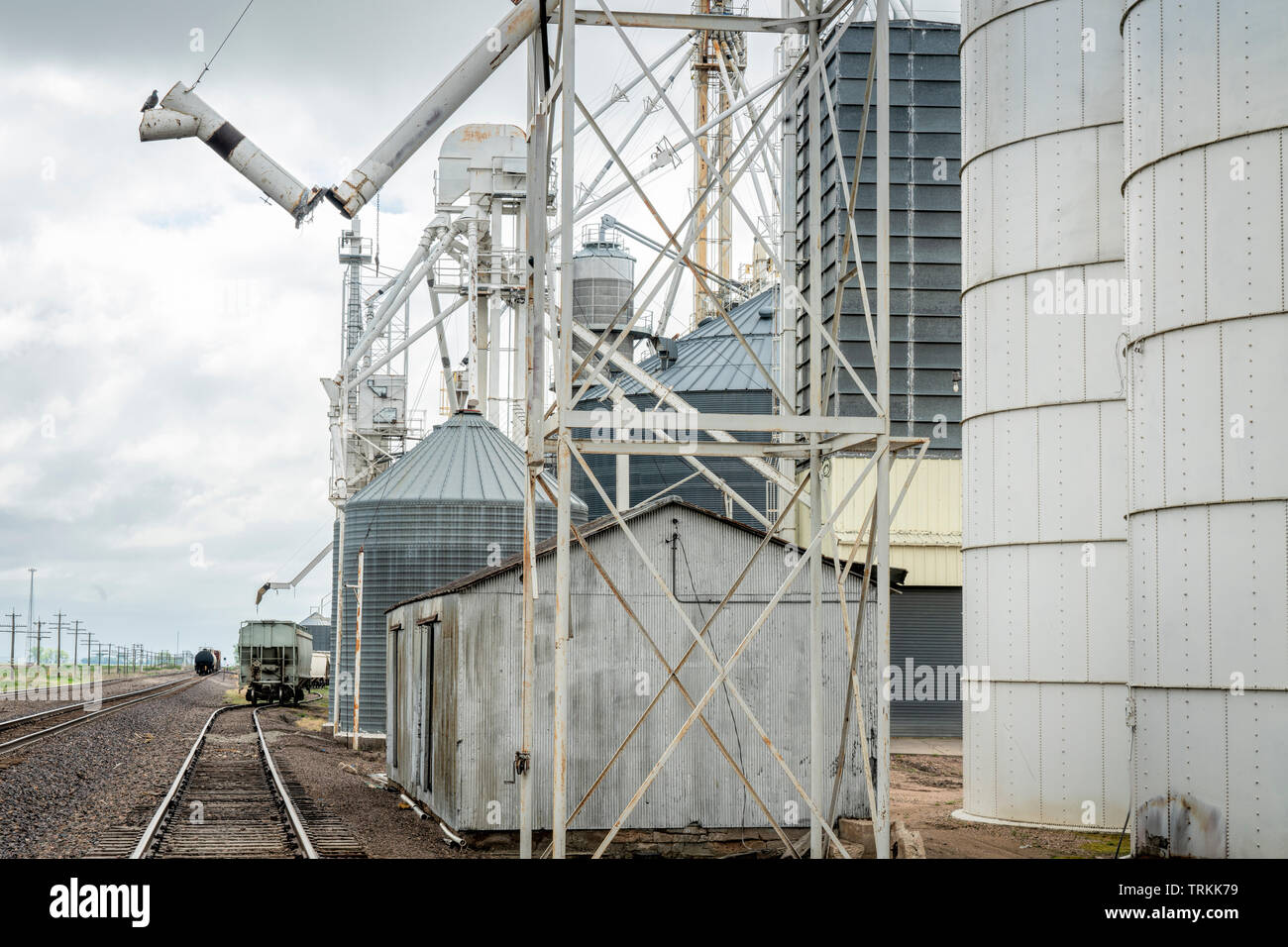 Railroad and grain elevators in rural Nebraska Stock Photo Alamy