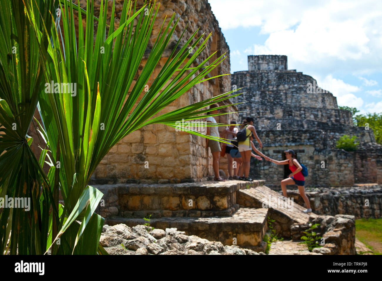 Arco Entrada y al fondo El Observatorio. Yacimiento Arqueológico Maya de Ek Balam. Estado de Yucatán, Península de Yucatán, México, América Stock Photo