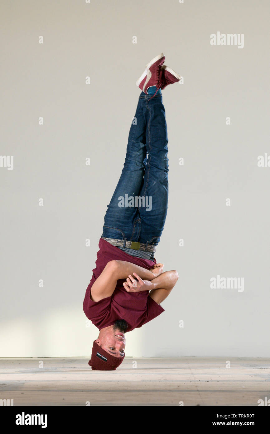 Break dancing instructor doing advanced break dancing moves Stock Photo -  Alamy