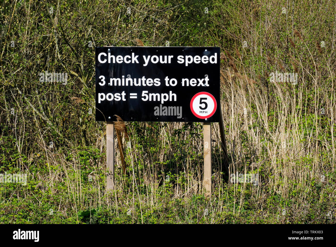 Boat speed limit sign hires stock photography and images Alamy