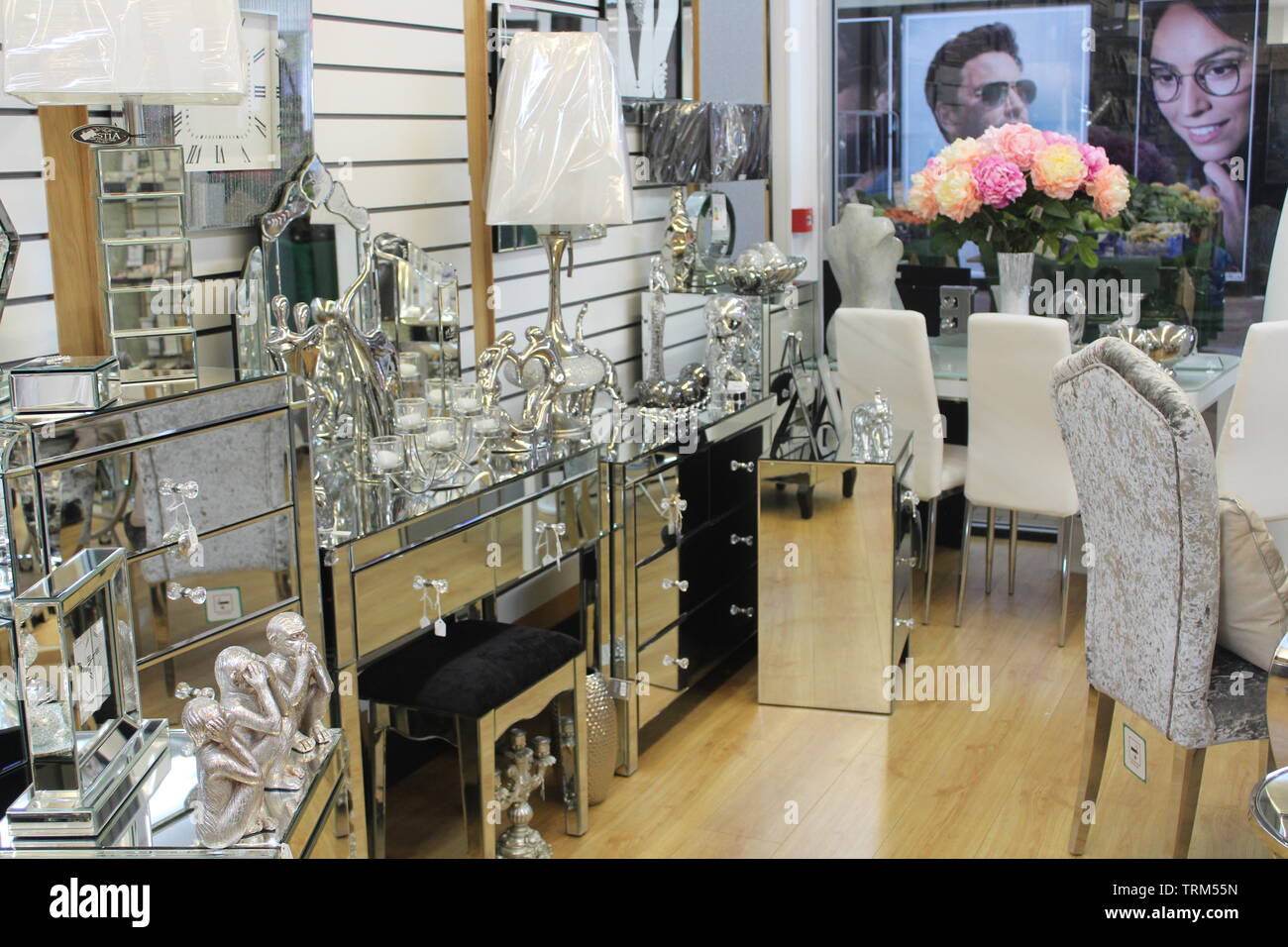 Glitzy decor hi-res stock photography and images - Alamy