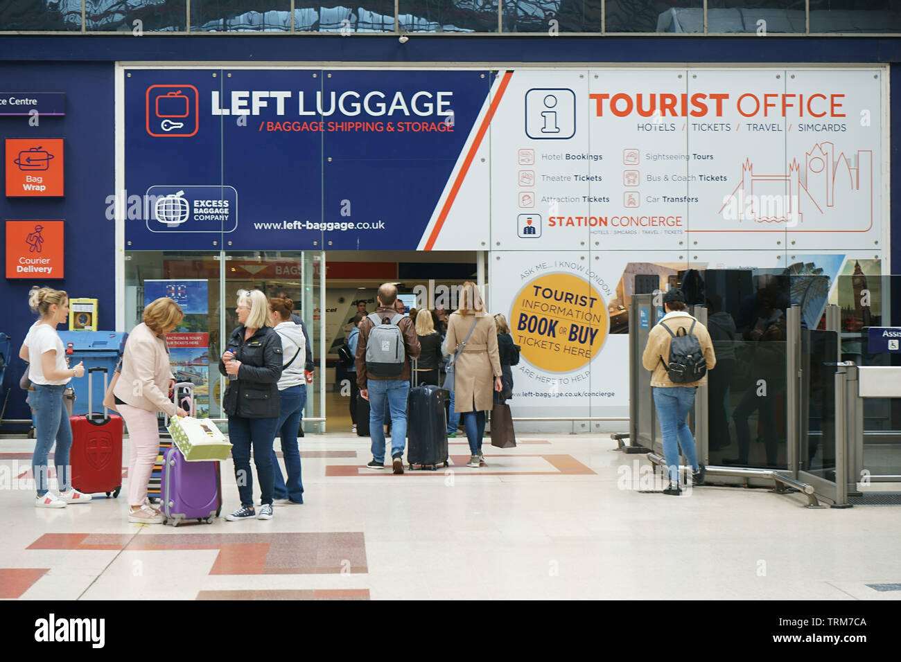 Left luggage office hi-res stock photography and images - Alamy