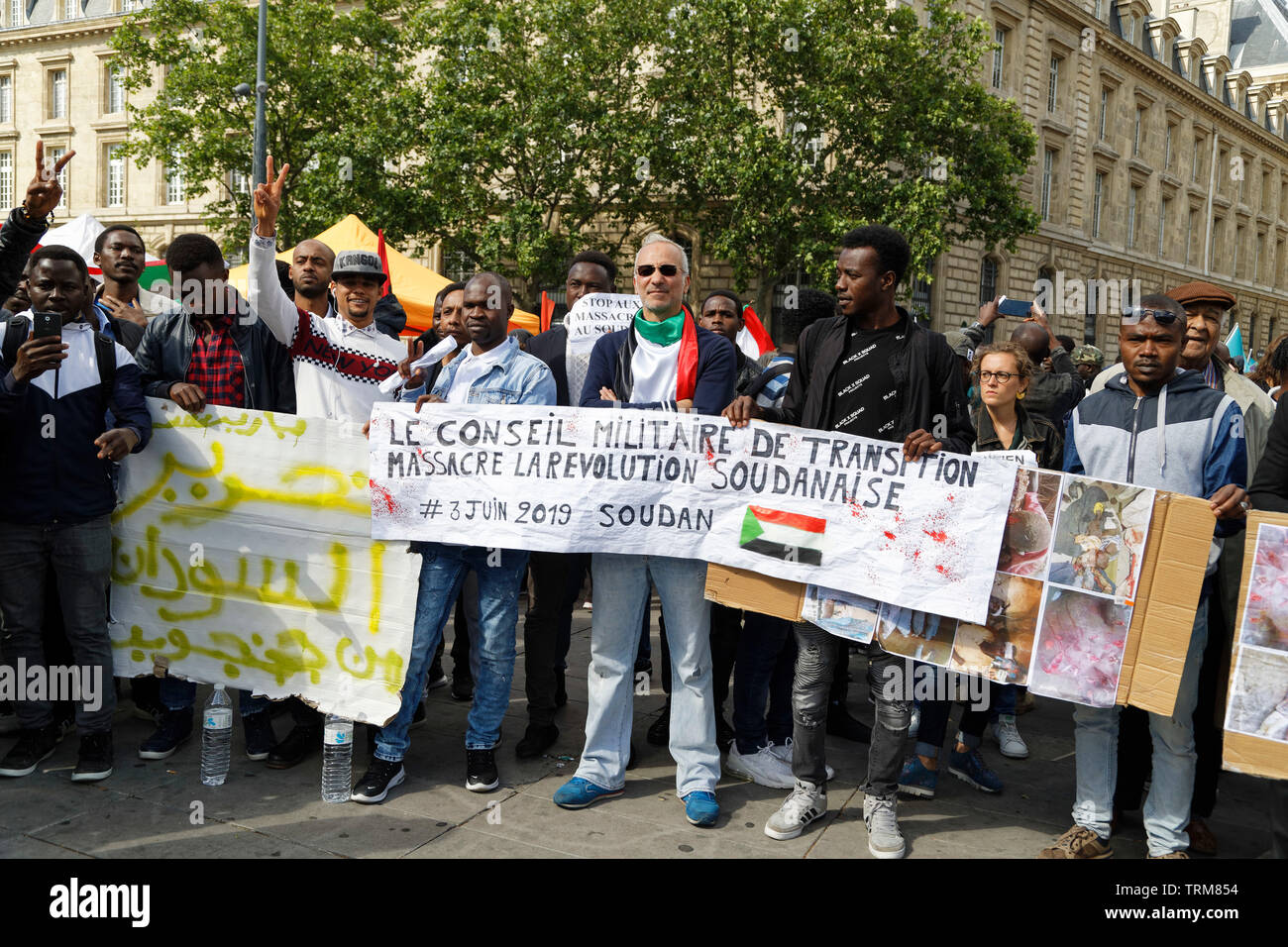 Paris, France. 8th June, 2019. Rally in support of the Sudanese people against the Transitional Military Council on June 8, 2019 in Paris, France. Stock Photo