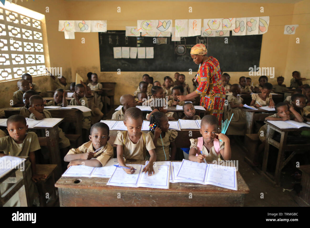 Mathematiques Ecole Primaire D Adjalle Lome Togo Afrique De L Ouest Stock Photo Alamy