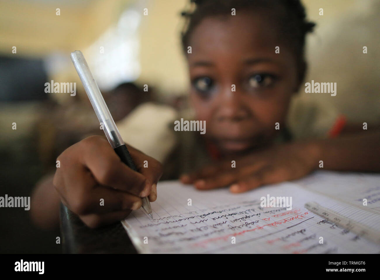 école primaire africaine hi-res stock photography and images - Alamy