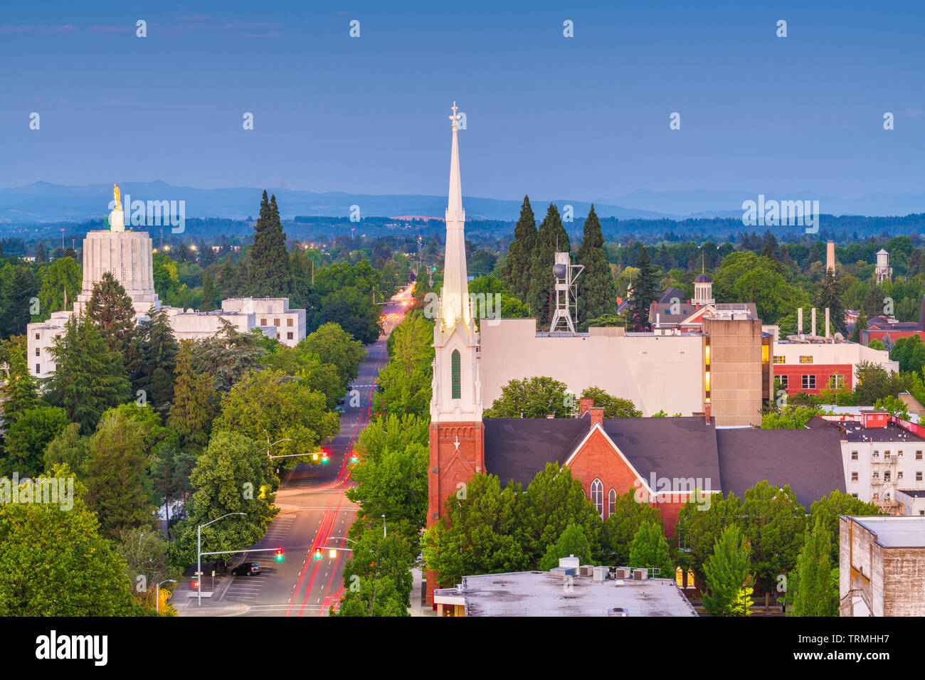 Salem, Oregon, USA downtown city skyline at dusk Stock Photo Alamy