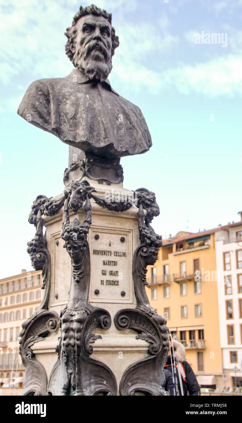 Statue of the sculptor  Benvenuto Cellini on Ponte Vecchio. Old Bridge in Florence, Italy Stock Photo