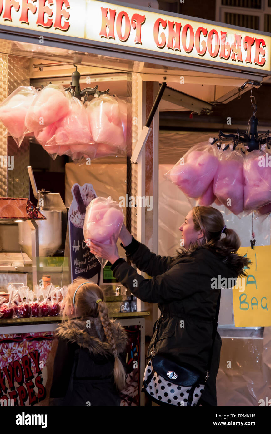Candyfloss hi-res stock photography and images - Alamy