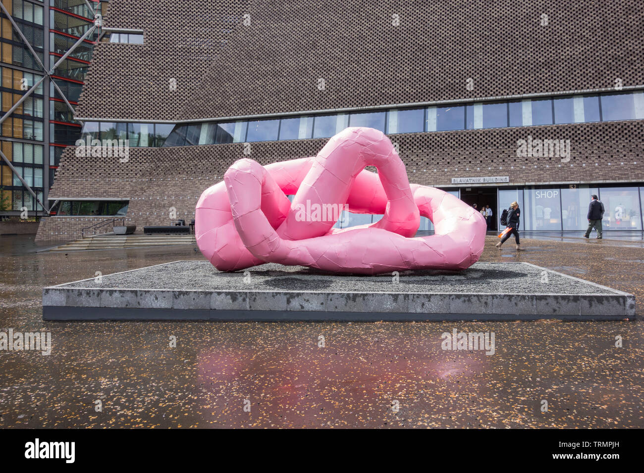 Franz West's Rrose sculpture outside the Switch House, Tate Modern, London, UK Stock Photo