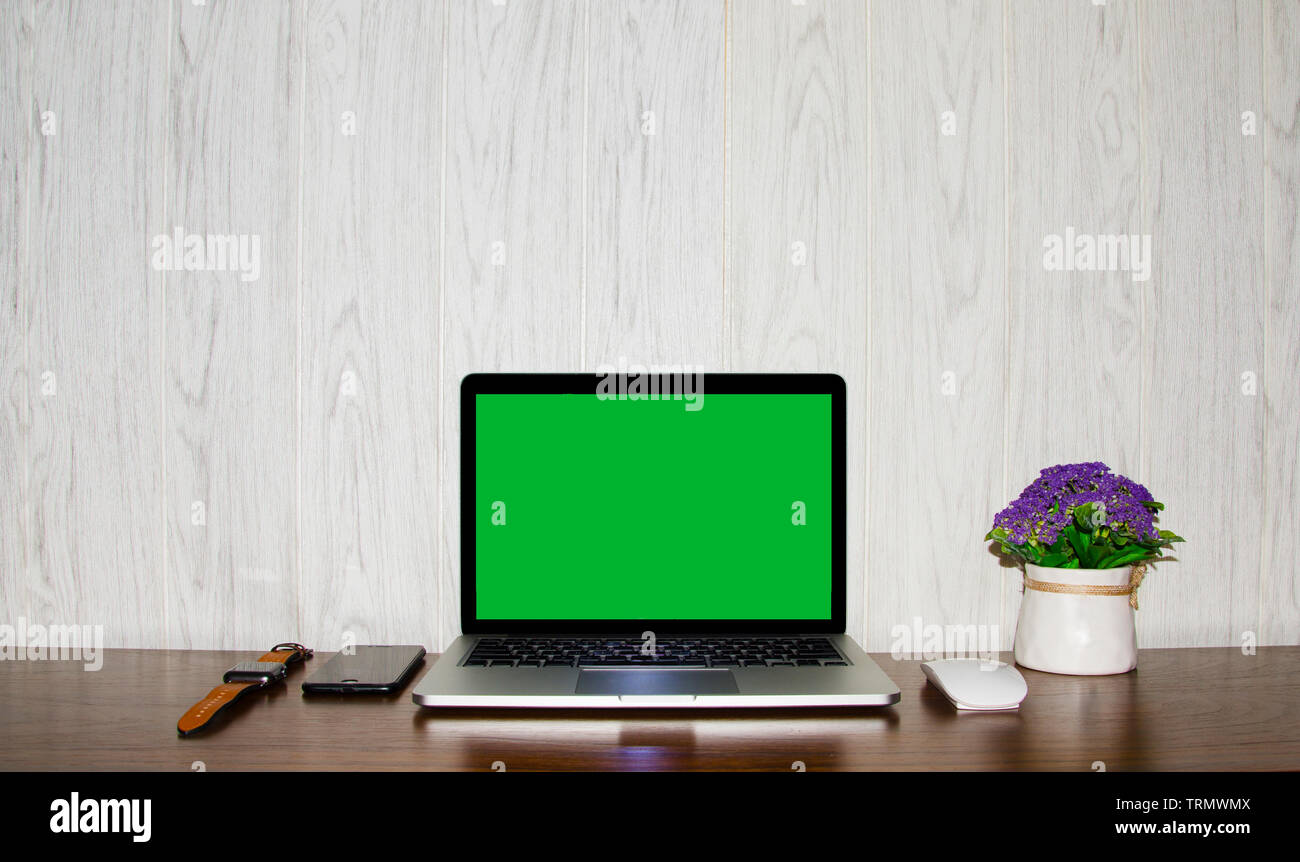 Laptop with green screen for mockup Stock Photo Alamy