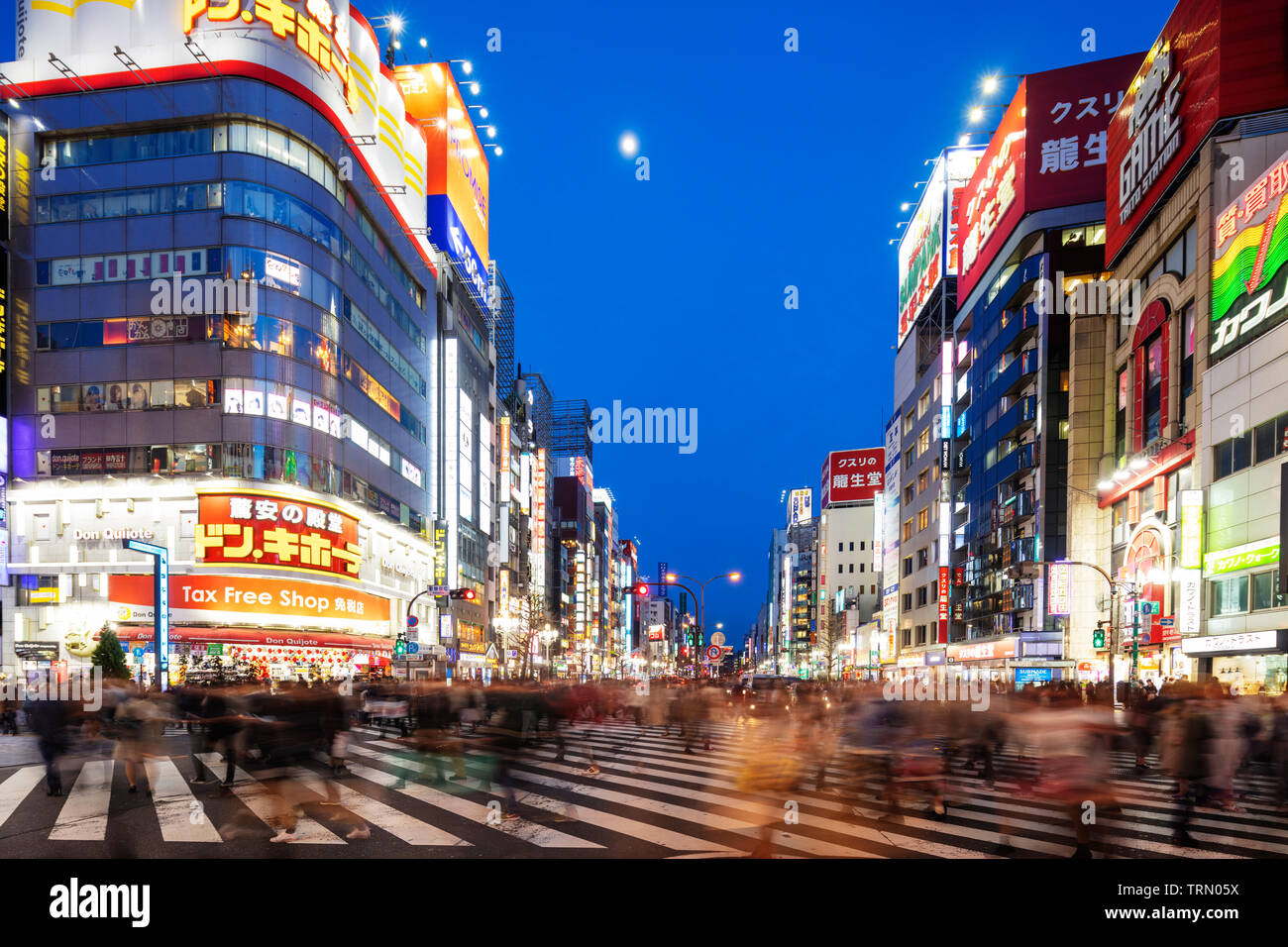 Asia japan tokyo shinjuku hi-res stock photography and images - Alamy
