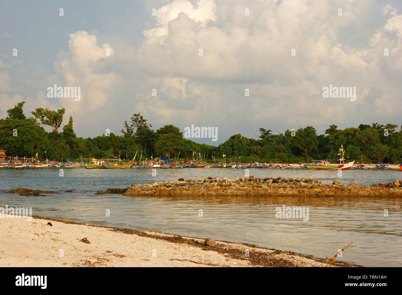 pantai ujung genteng