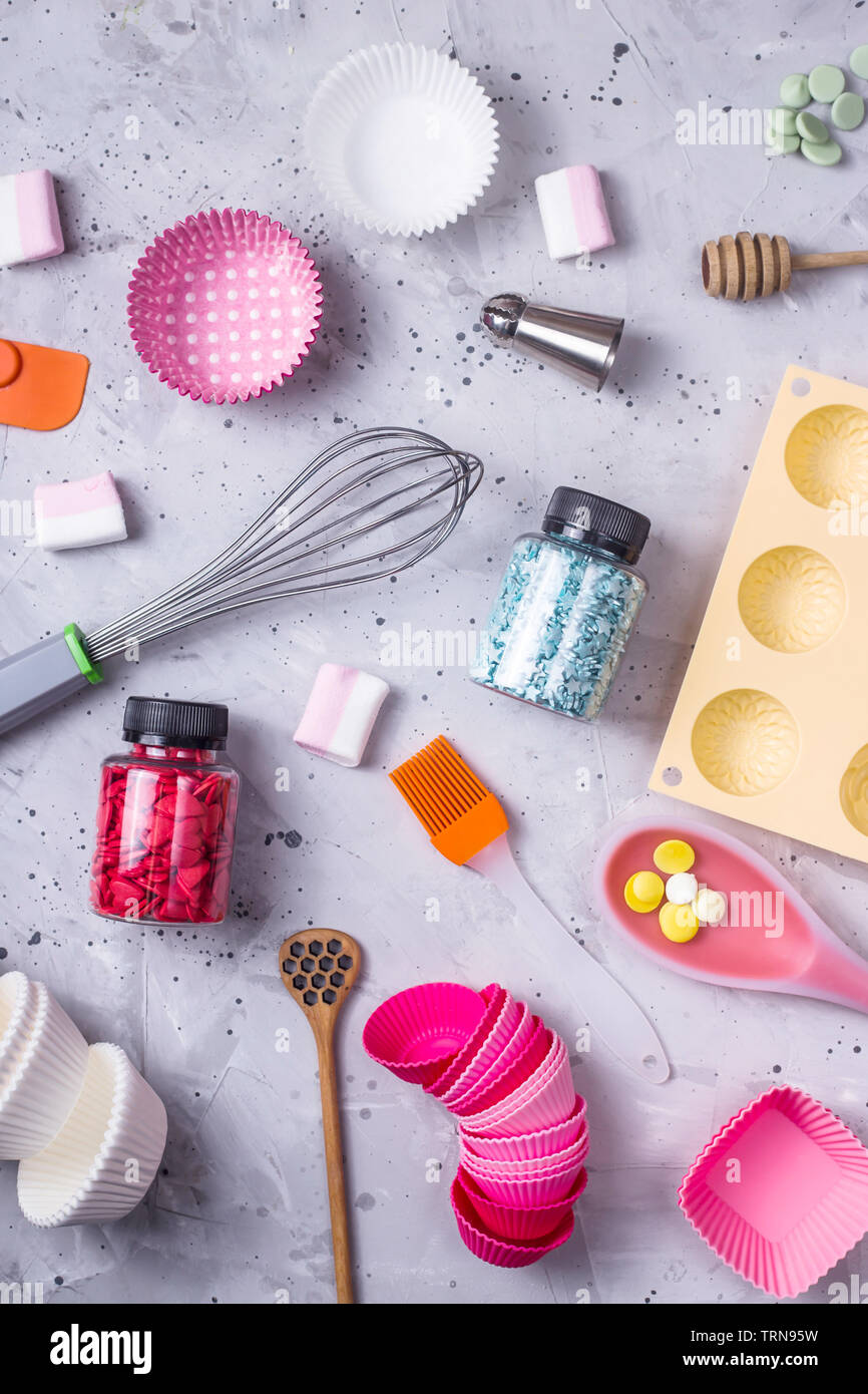 Tools for making desserts and sweets powders and decorations, spoons