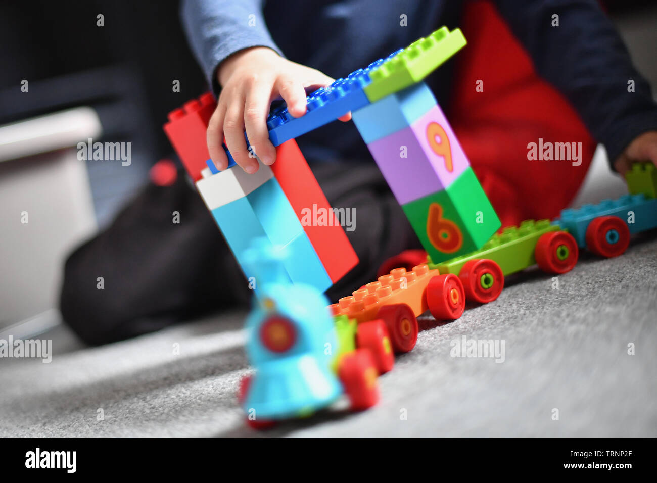 Boy playing lego hi-res stock photography and images - Page 3 - Alamy