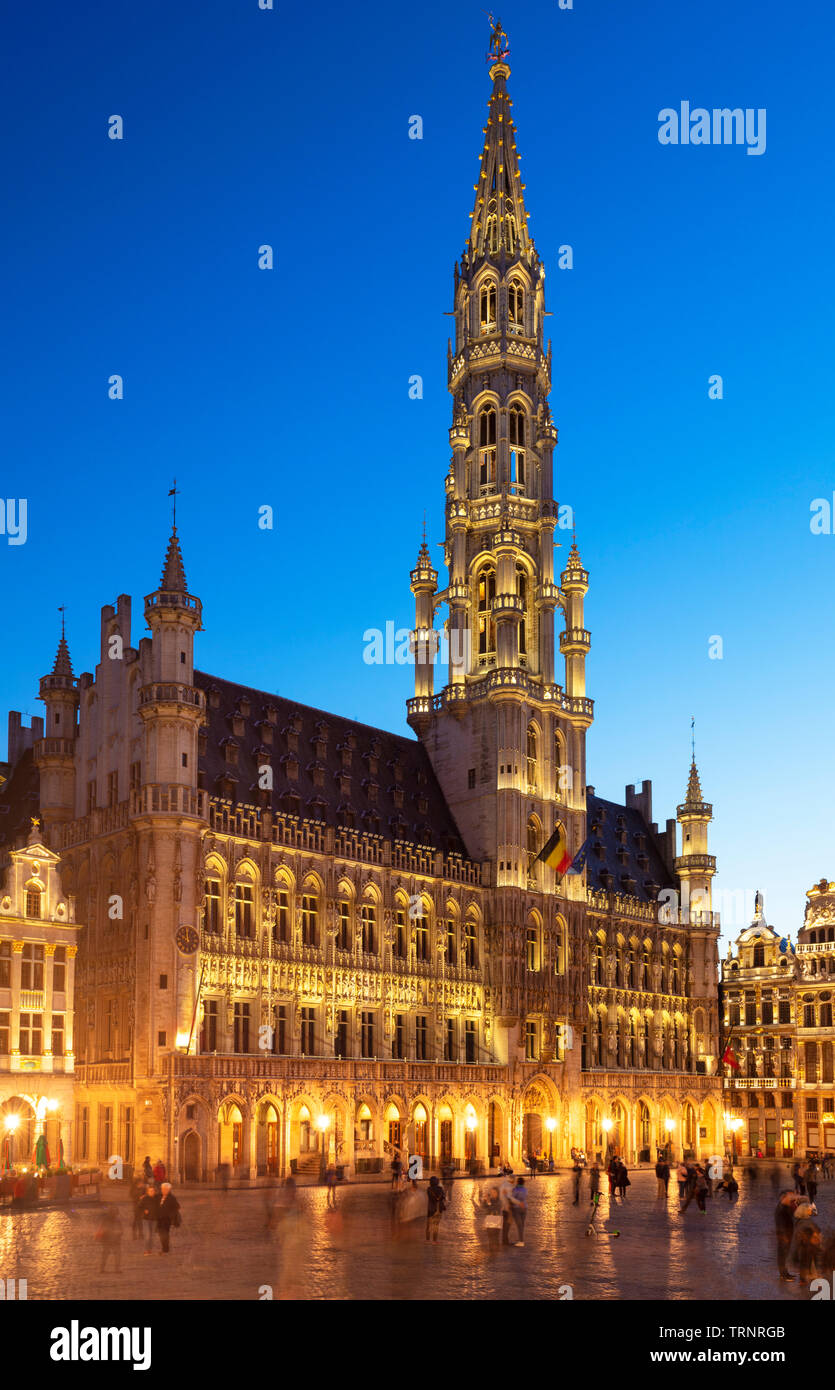 Brussels grand place brussels Hotel de ville town hall grand place at night Brussels Belgium Eu Europe Stock Photo