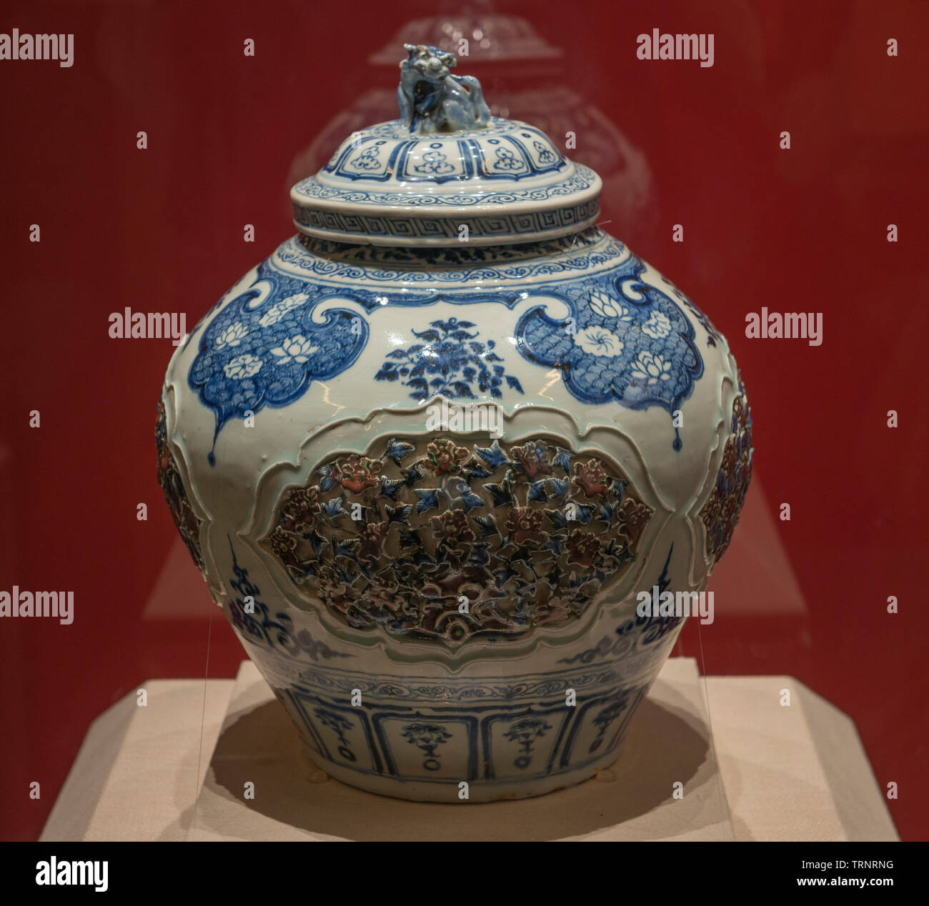 Blue and White Underglaze Red Jar with Hallowed-out Lid. 1271 AD - 1368 AD(Yuan Dynasty).  Hebei Museum, China Stock Photo