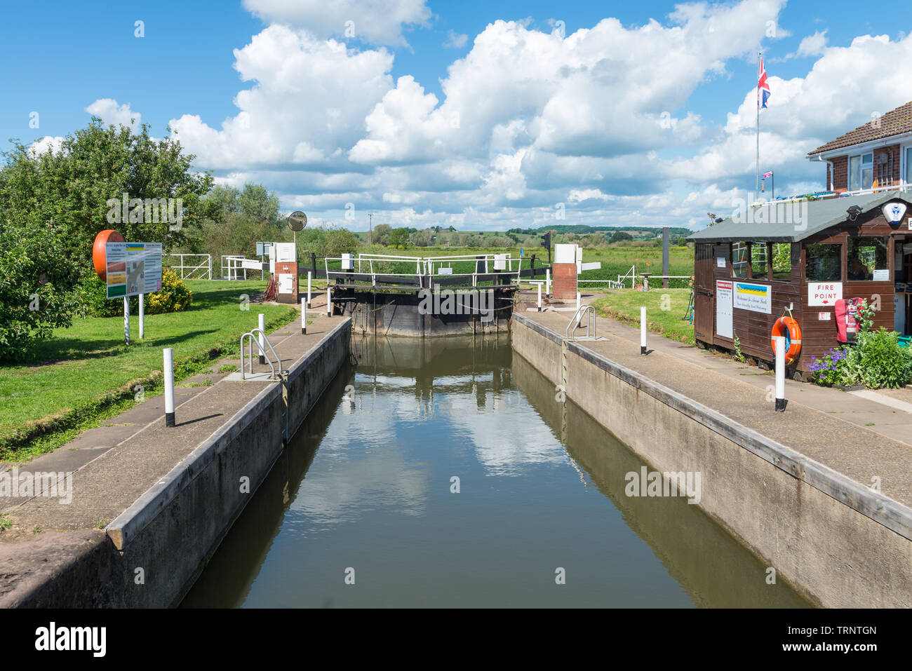 The river severn-avon lock in Tewkesbury, Gloucestershire is maintained by the Avon Navigation Trust Stock Photo