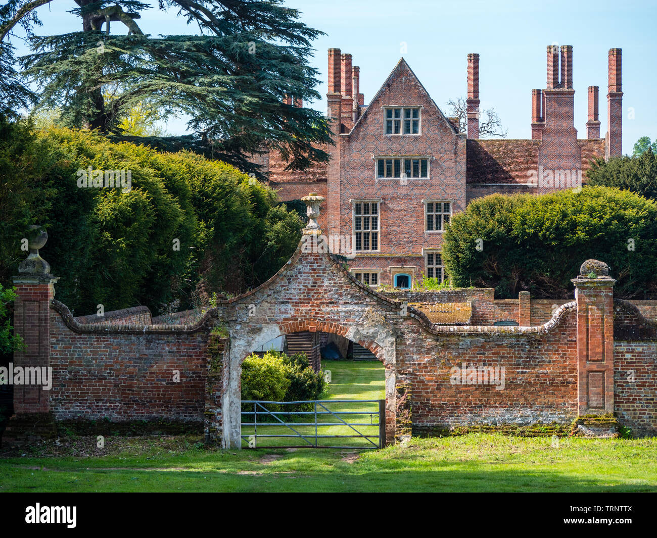 Toad hall house hires stock photography and images Alamy