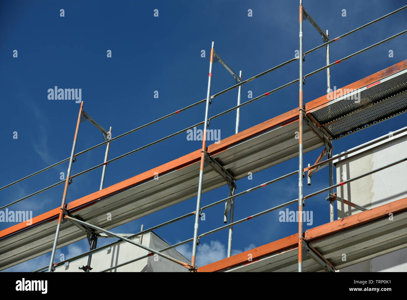 Scaffolding on under construction hi-res stock photography and images ...