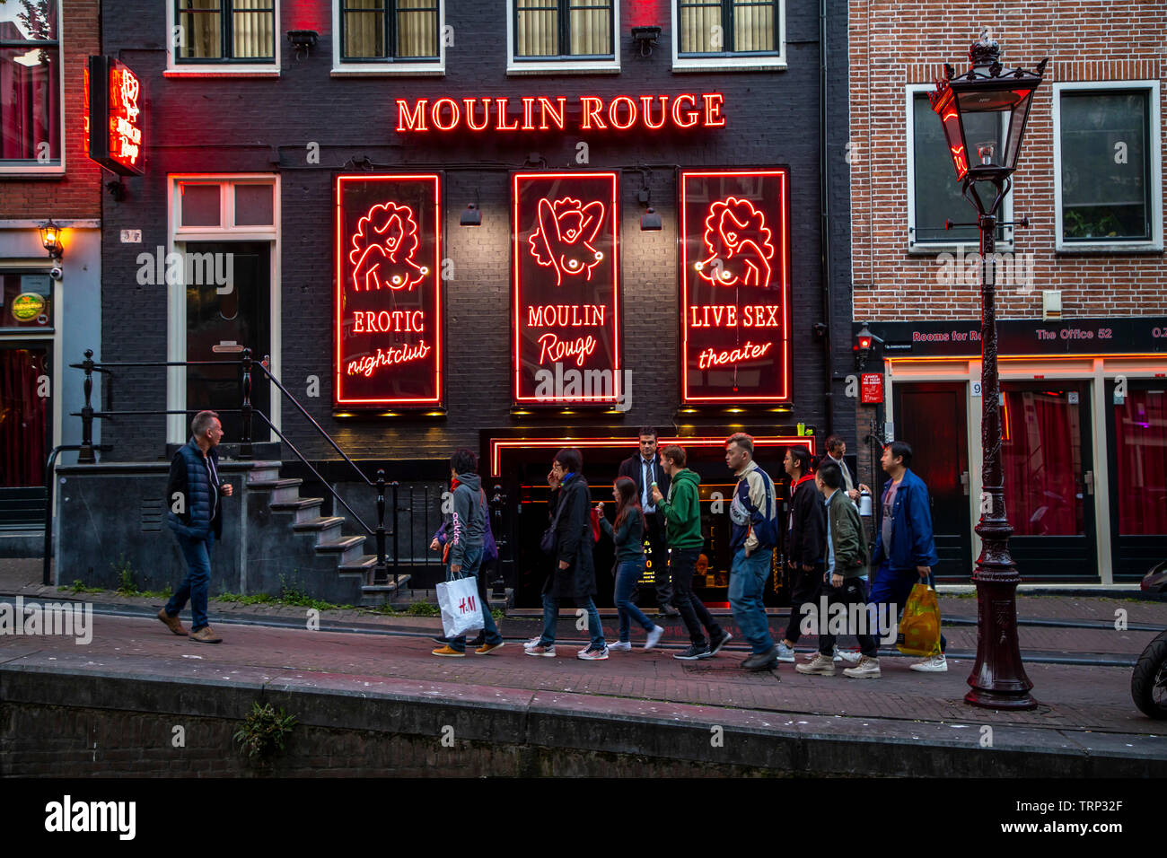 Amsterdam, Netherlands, red light district in the old town, bars, brothels,  sex shows, erotic shops, at Oudezijds Achterburgwal Stock Photo - Alamy
