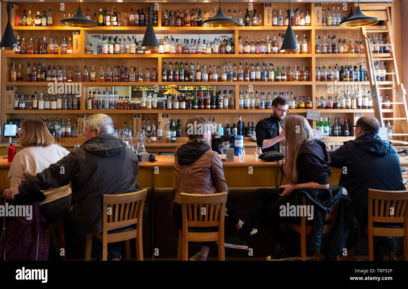 Whisky bar at Scotch Whisky Experience on Royal Mile in Edinburgh, Scotland, UK Stock Photo