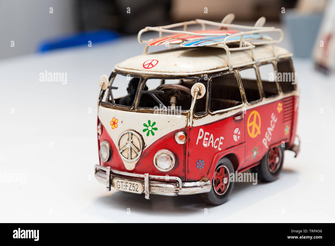 Ventileren ritme stortbui Manila, Philippines - August, 10, 2016: Painted hippie van, toy retro car  Stock Photo - Alamy