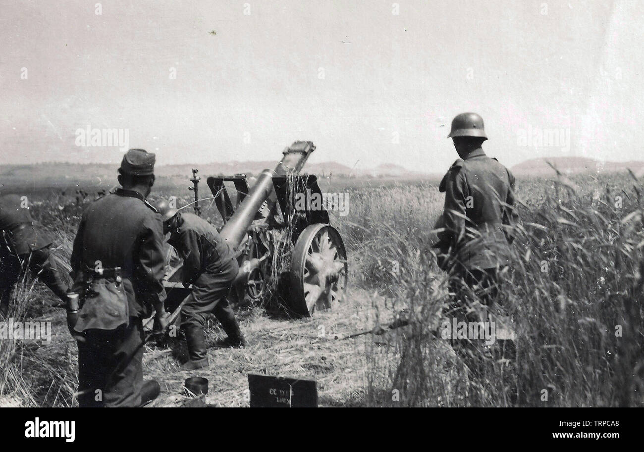 German Soldiers with Heavy Infantry Gun on the Russian Front Operation Barbarossa 1941 Stock Photo