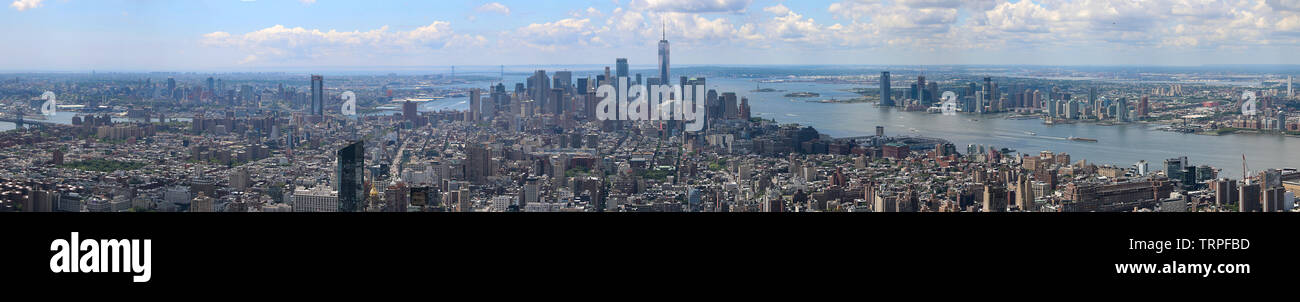 Epic detailed panorama looking downtown from the Empire State Building, New York Stock Photo