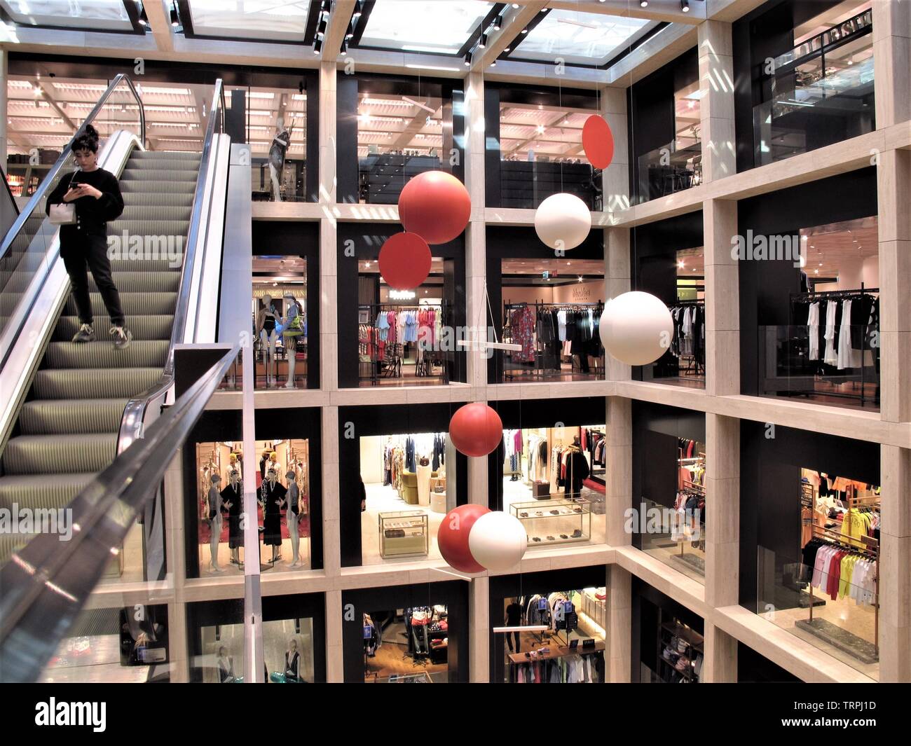Inside of the Rinascente fashion store in Rome Stock Photo - Alamy