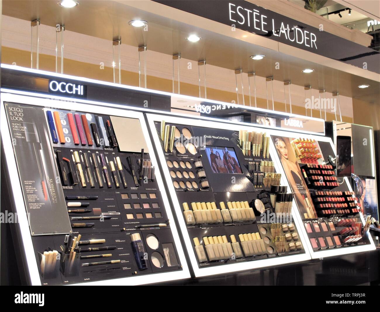 Estee lauder hi-res stock photography and images - Alamy