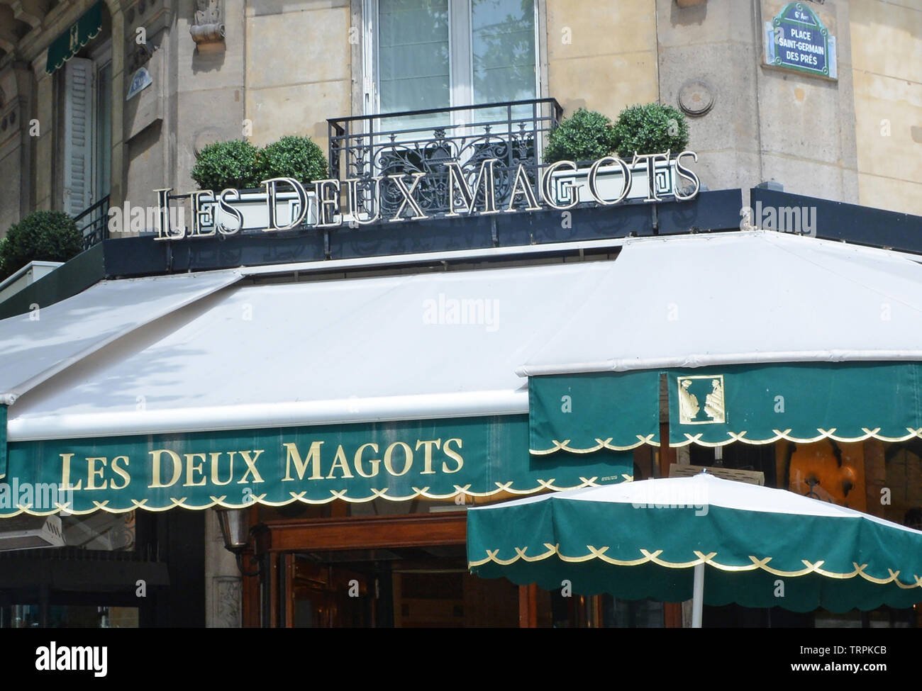 Les Deux Magots, bar restaurant, Saint-Germain-des-Près, Latin Quarter, Paris, France Stock Photo