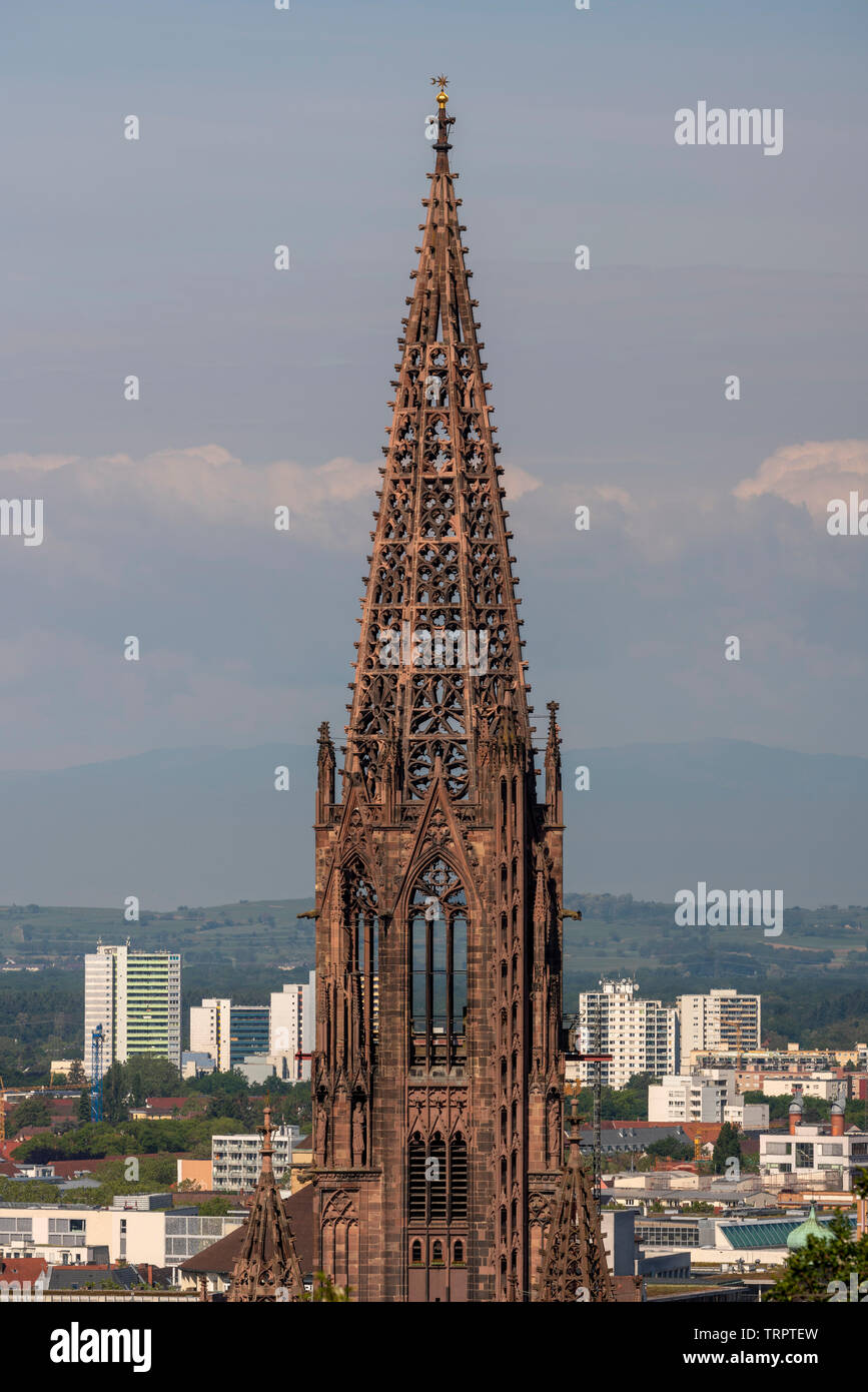 Freiburg im Breisgau, Münster Unserer Lieben Frau, Turm von Osten Stock Photo