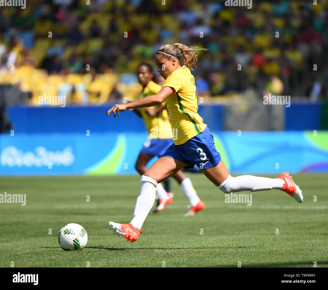 Gremio U16 teenagers beat Brazil Women's national team and 6x World's Best  Player Marta 6-0 - Football