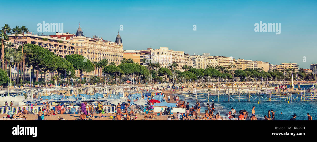City of Cannes in summer on the French Riviera Stock Photo Alamy
