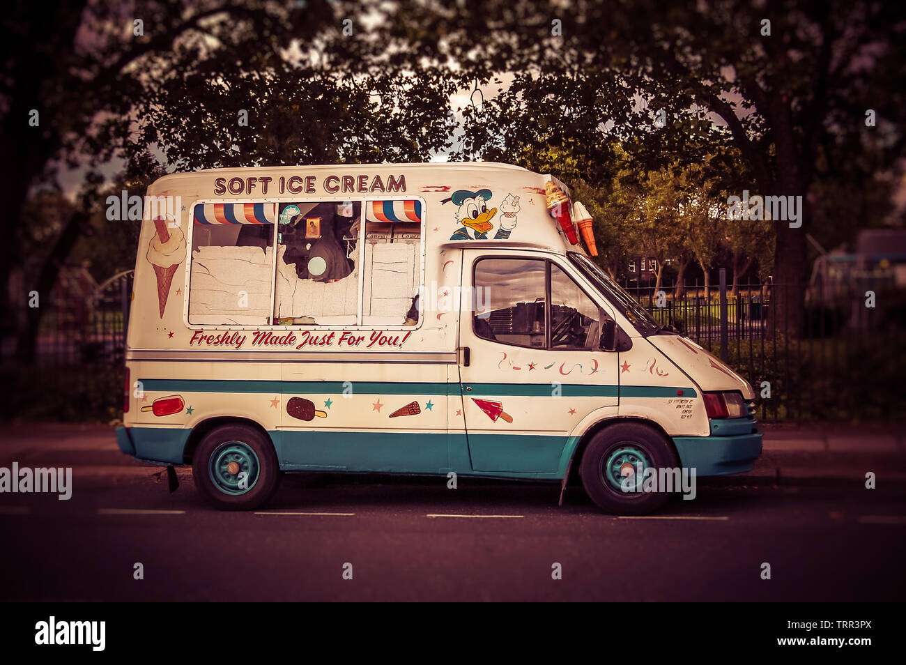 Ice cream delivery truck hires stock photography and images Alamy