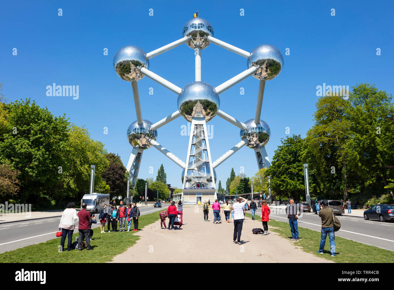 Brussels Atomium Brussels tourists taking photographs at the atomium brussels Belgium Eu Europe Stock Photo