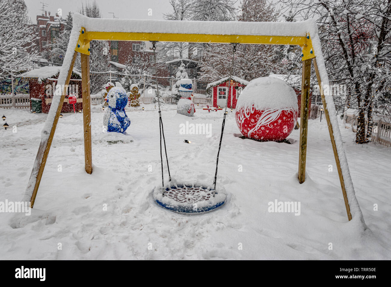Structure under snow hi-res stock photography and images - Alamy